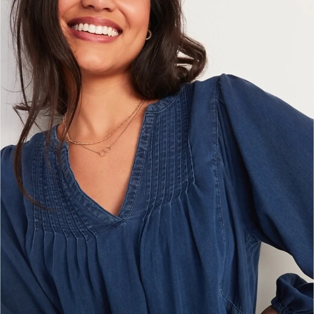 OLD NAVY SPLIT NECK CHAMBRAY SWING DRESS SIZE MEDIUM - Picture 3 of 7